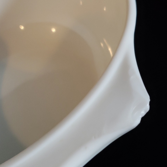 Pyrex Bowl with Cover. - Picture 8 of 8